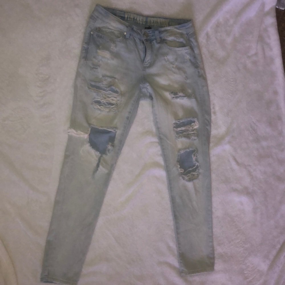 Juniors distressed vintage jeans